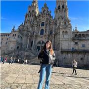 Profesora especializada en infantil y primaria. Tanto presencial como online